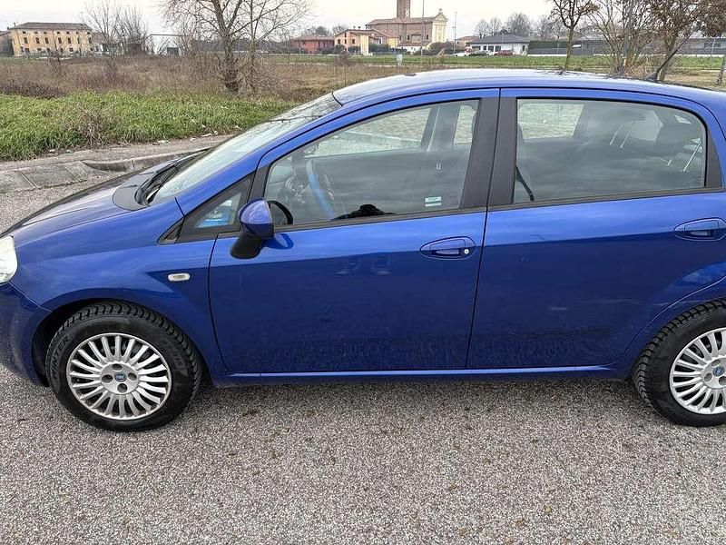 Usata Fiat Grande Punto Dynamic 65 CV (47 kW) 2007 Utilitaria