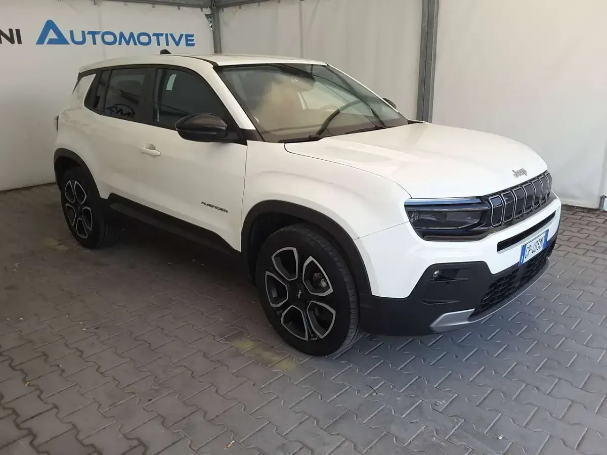Usata Jeep Avenger Altitude 101 CV (74 kW) 2023 Bianco SUV