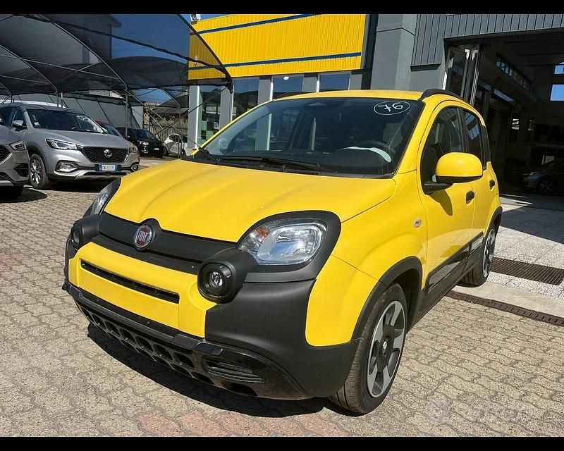 Usata Fiat Panda Cross Cross 70 CV (51 kW) 2024 Giallo Utilitaria