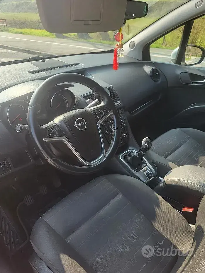 Usata Opel Meriva 120 CV (88 kW) 2013 Monovolume