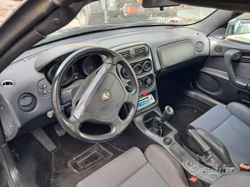 Usata Alfa Romeo Spider 150 CV (110 kW) 1996 Nero Cabrio