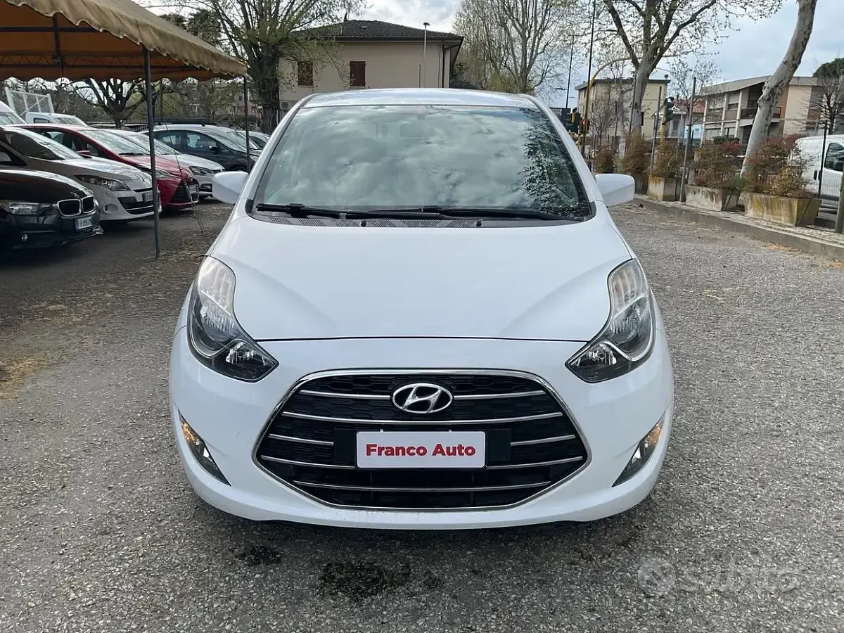 Usata Hyundai ix20 Xpossible 90 CV (66 kW) 2016 Bianco Utilitaria