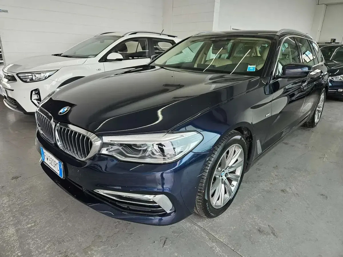 Begagnad BMW 520 Luxury Line 190 HK (139 kW) 2019 Blå Kombi
