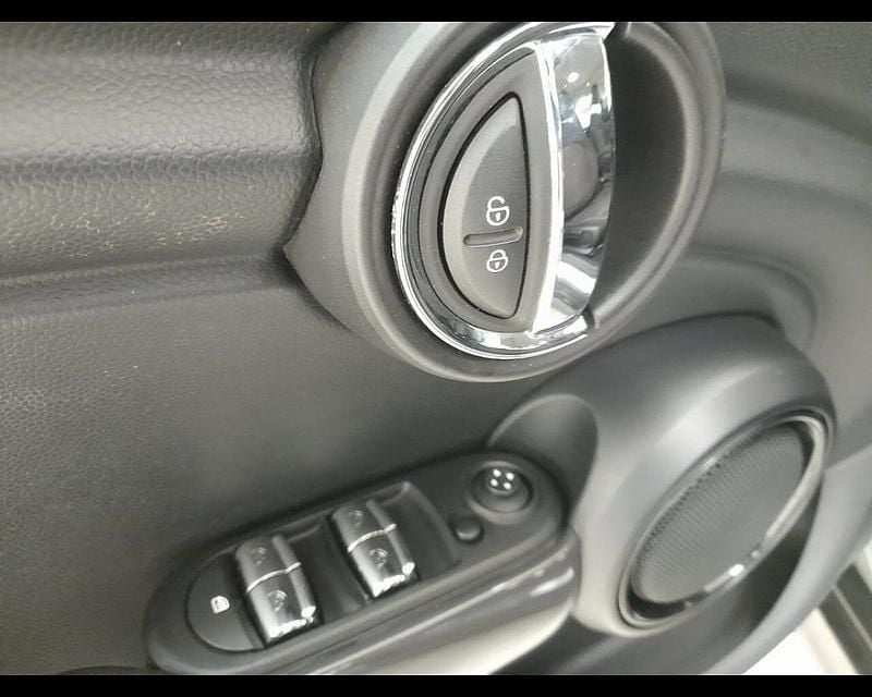 Usata Mini ONE 75 CV (55 kW) 2018 Grigio Utilitaria