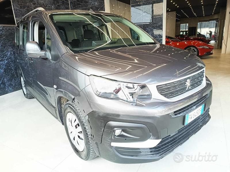 Usata Peugeot Rifter Active 102 CV (75 kW) 2019 Nero Monovolume