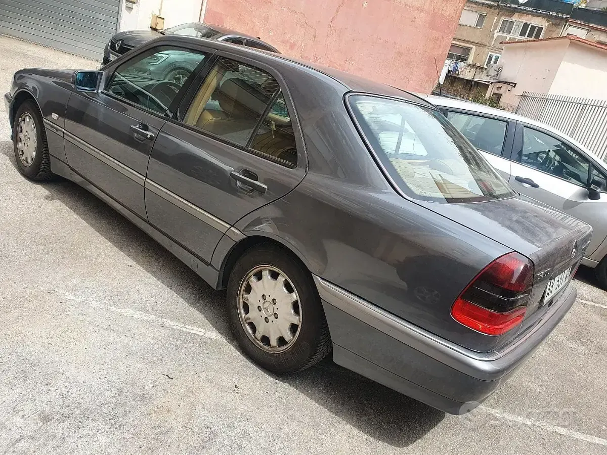 Usata Mercedes C200 Elegance 192 CV (141 kW) 1998 Grigio Berlina