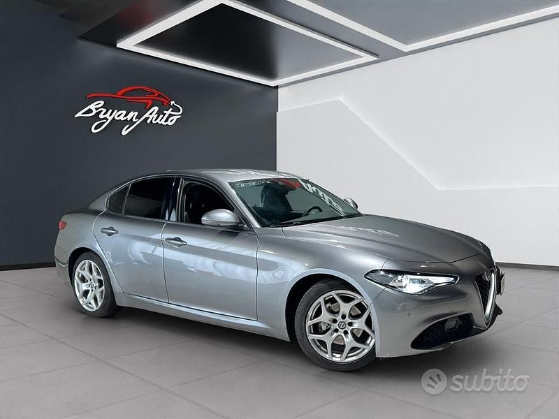 Usata Alfa Romeo Giulia Tech Edition 160 CV (117 kW) 2019 Grigio Berlina