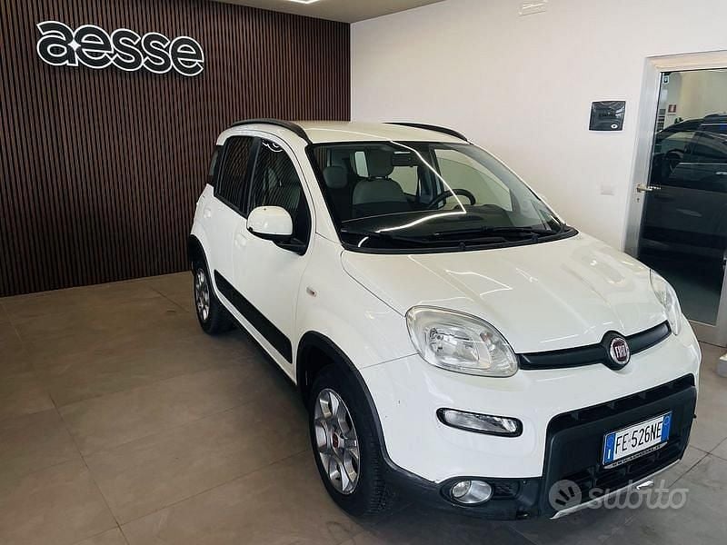 Usata Fiat Panda 4x4 S 86 CV (63 kW) 2016 Bianco Utilitaria