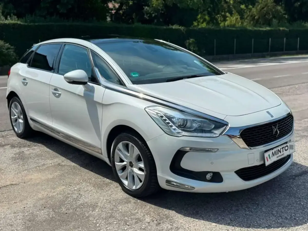 Usata DS Automobiles DS5 Sport Chic 165 CV (121 kW) 2015 Bianco Utilitaria