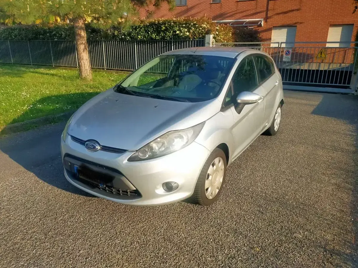 Usado Ford Fiesta 82 HP (60 kW) 2009 Other Sedan