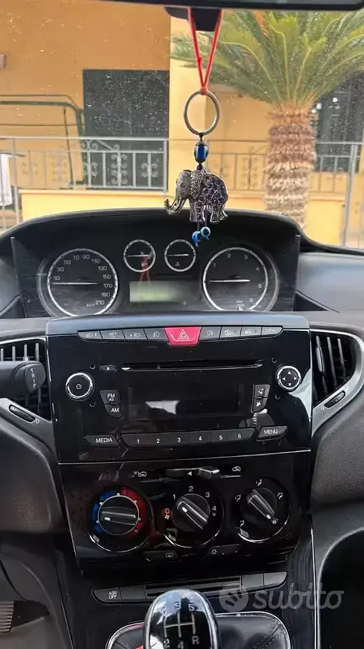 Usata Lancia Ypsilon 95 CV (69 kW) 2012 Utilitaria