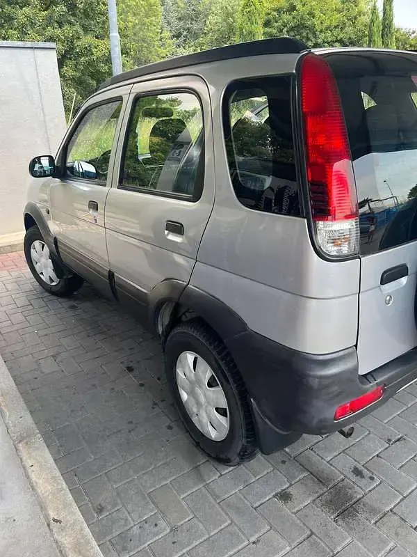 Usata Daihatsu Terios 86 CV (63 kW) 2002 Argento SUV