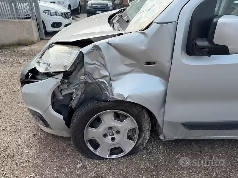 Usata Fiat Qubo Trekking 70 CV (51 kW) 2017 Grigio Monovolume