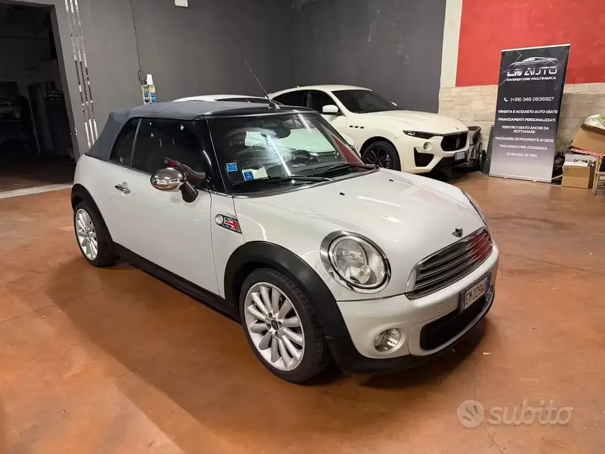 Usata Mini Cooper Roadster 122 CV (89 kW) 2012 Grigio Cabrio