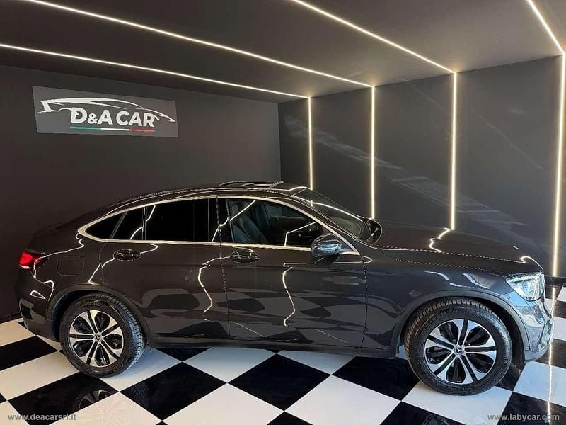 Usata Mercedes GLC300 245 CV (180 kW) 2019 Grigio Coupé
