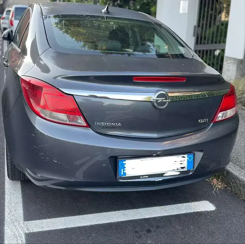 Usata Opel Insignia Cosmo 160 CV (117 kW) 2011 Grigio Berlina