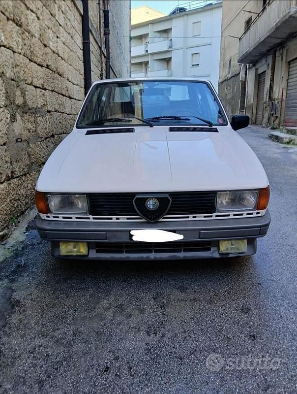 Bianco Usata 1984 Alfa Romeo Giulietta Tre volumi | 8000 € - Immagine 1/4
