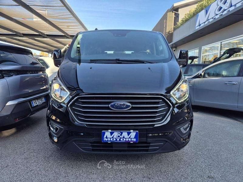 Usata Ford Tourneo Custom Titanium 131 CV (96 kW) 2022 Nero Furgone