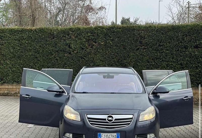 Usata Opel Insignia Cosmo 160 CV (117 kW) 2011 Station wagon