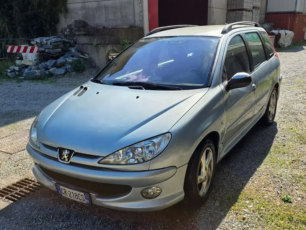 Usata Peugeot 206 88 CV (64 kW) 2004 Argento Station wagon