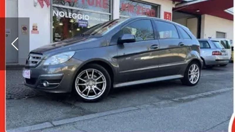 Usata Mercedes B200 136 CV (100 kW) 2009 Argento Monovolume