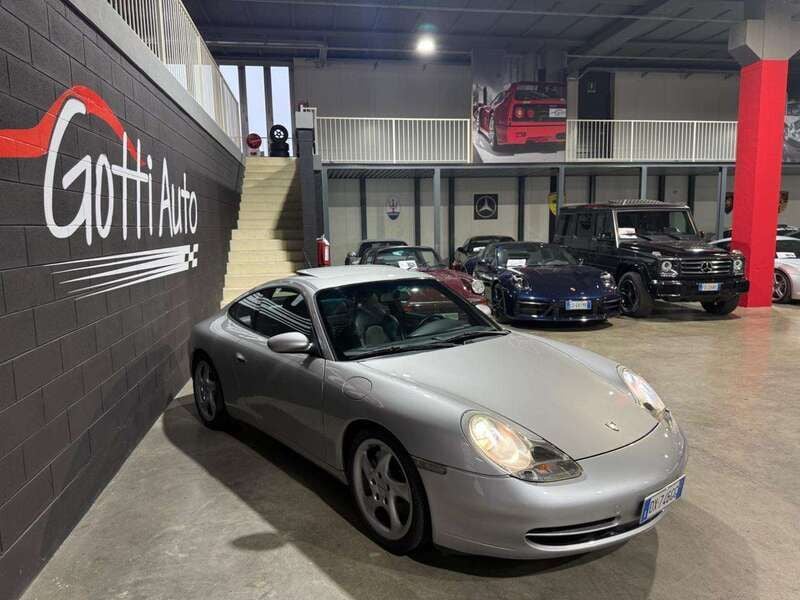 Usata Porsche 911 Carrera 4 300 CV (220 kW) 1999 Grigio Coupé