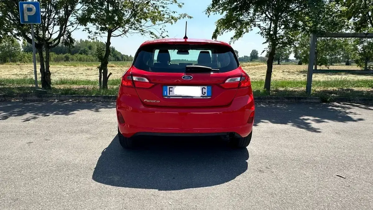 Usata Ford Fiesta 86 CV (63 kW) 2018 Rosso Utilitaria