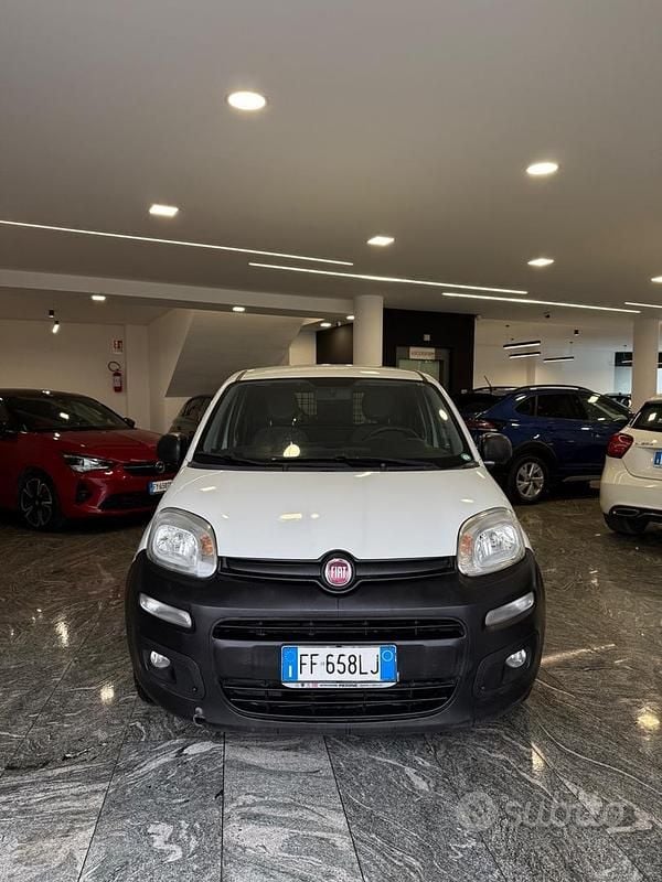Usata Fiat Panda Pop 69 CV (50 kW) 2016 Bianco Utilitaria