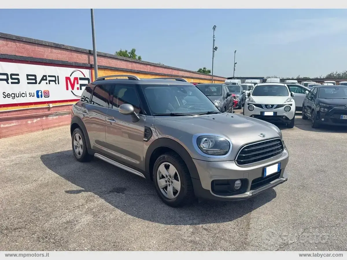 Begagnad Mini Cooper D Countryman Business 150 HK (110 kW) 2017 Grå SUV