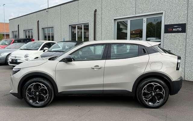 Usata Alfa Romeo Junior 114 kW (156 CV) 2025 Bianco SUV