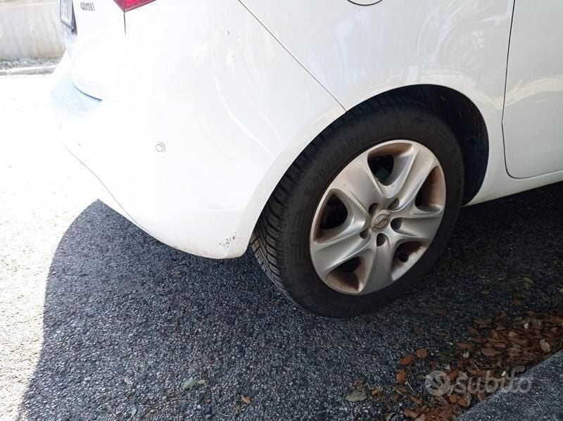 Usata Opel Meriva 75 CV (55 kW) 2011 Bianco Monovolume
