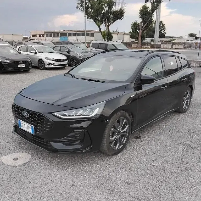 Usata Ford Focus ST-Line 115 CV (84 kW) 2025 Agate black metallic Station wagon