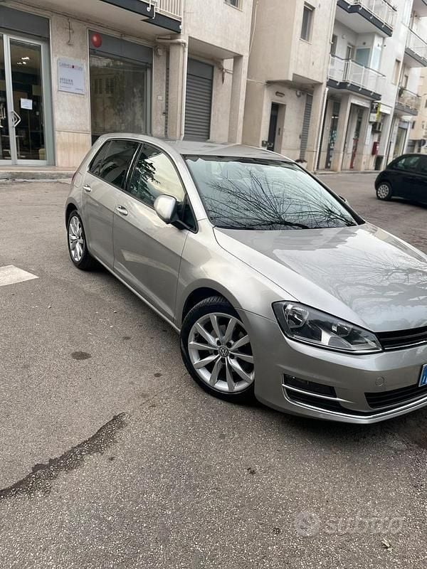Grigio Usata 2014 VW Golf Highline Tre volumi | 10.000 € (Ottimo prezzo) - Immagine 1/4