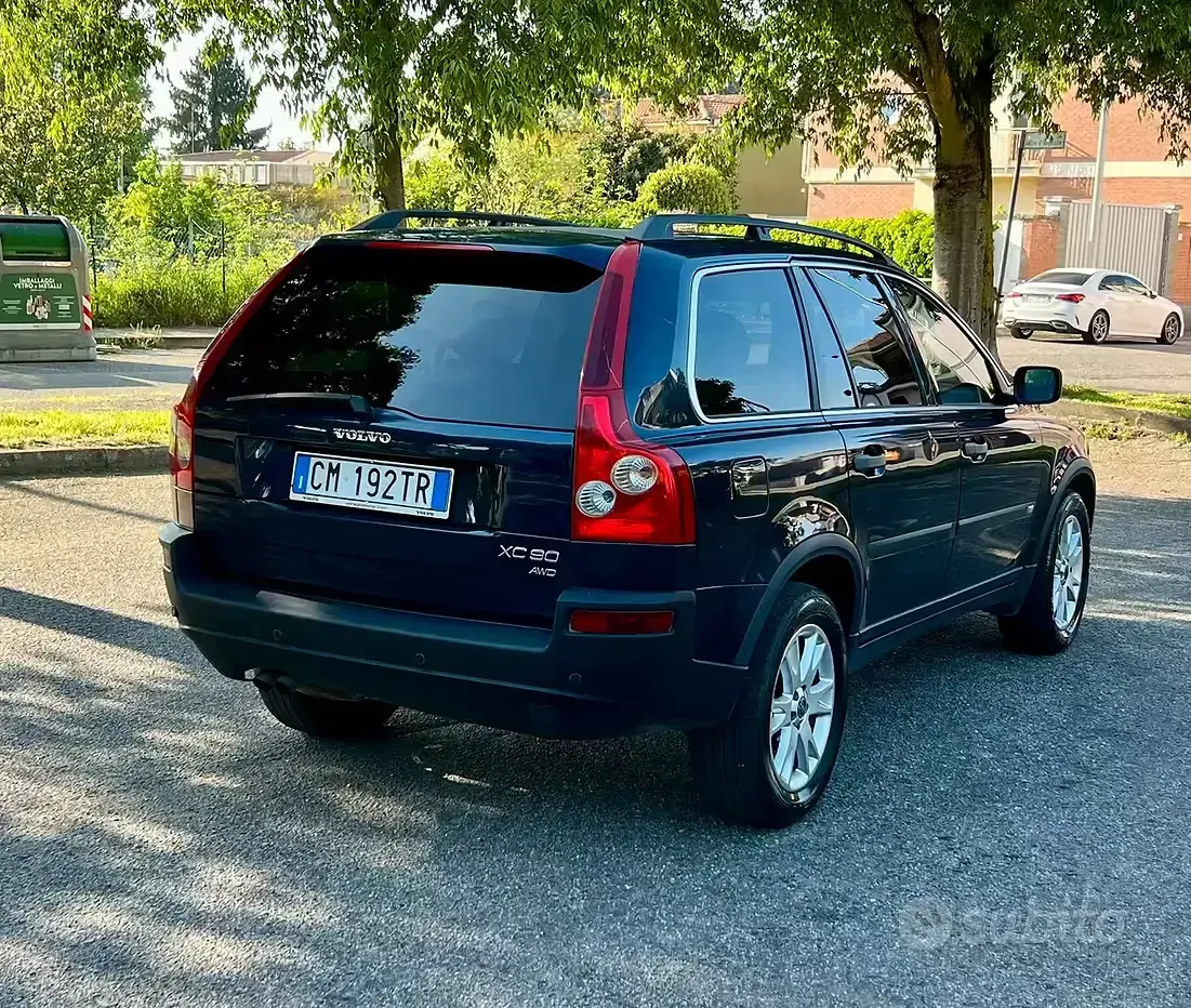 Usado Volvo XC90 163 HP (119 kW) 2004 Azul SUV