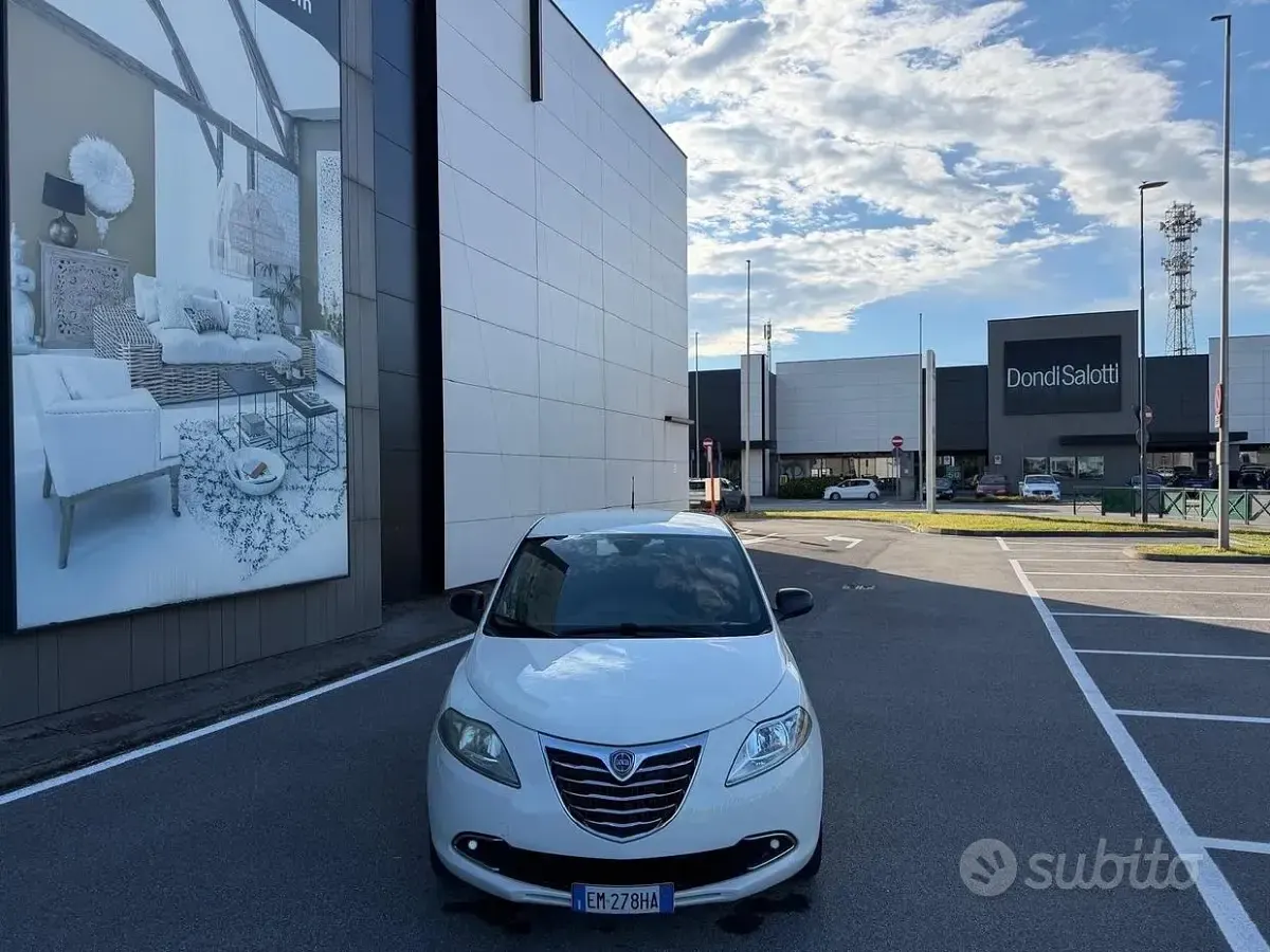 Usata Lancia Ypsilon S 95 CV (69 kW) 2012 Beige Utilitaria