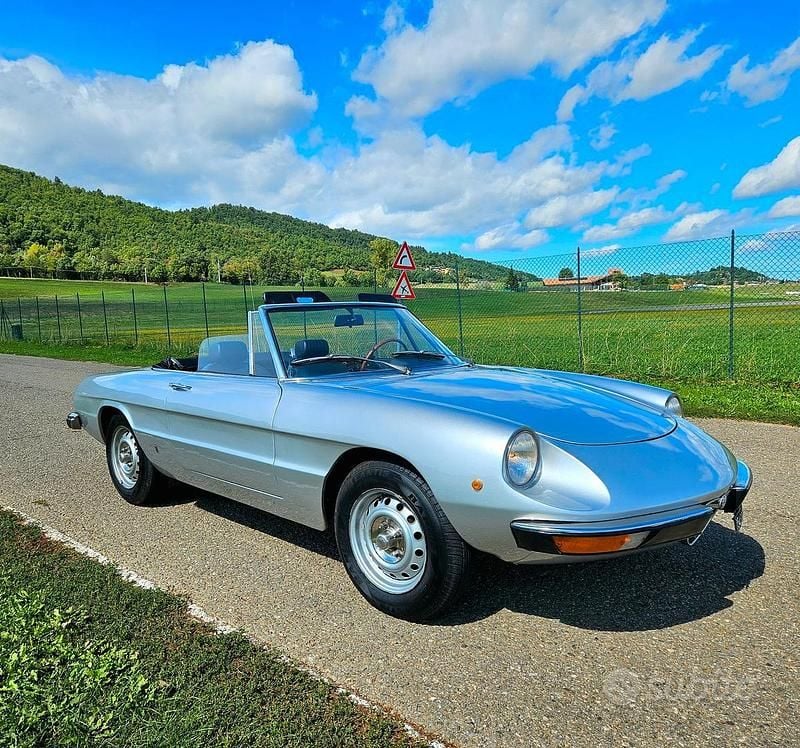 Grigio Usata 1970 Alfa Romeo GT Junior Cabrio | 17.000 € - Immagine 1/4