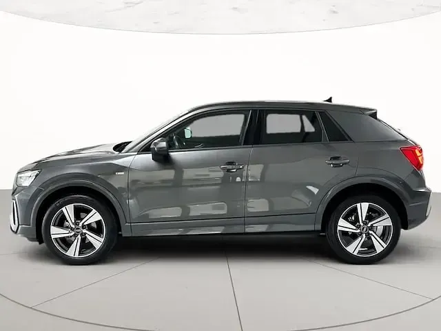 Usata Audi Q2 Advanced 116 CV (85 kW) 2024 Grigio daytona perlato SUV