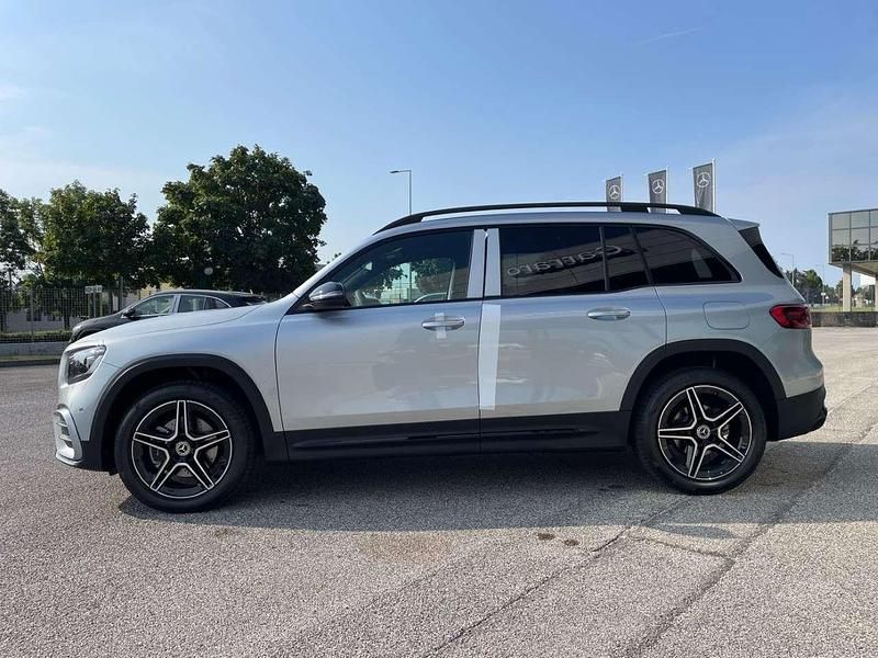 Nuova Mercedes GLB200 150 CV (110 kW) 2026 Argento hightech SUV