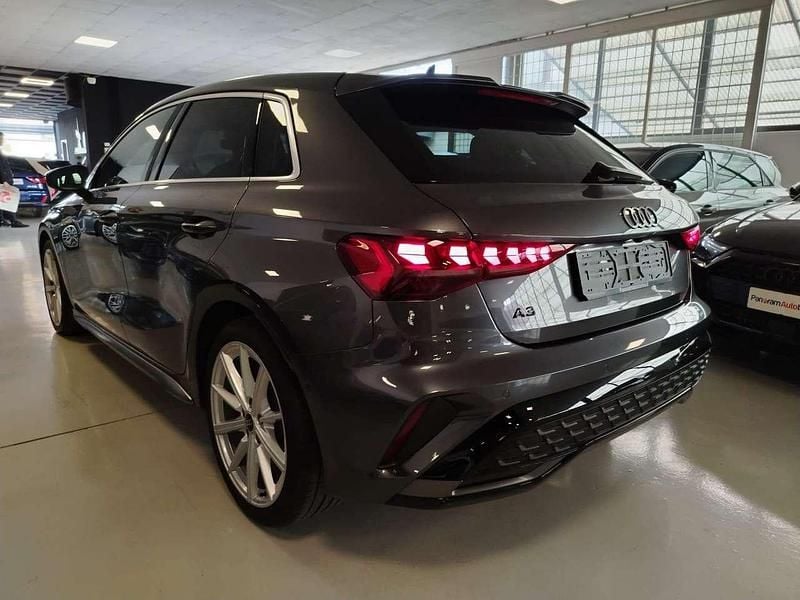 Usata Audi A3 S-Line 150 CV (110 kW) 2025 Daytona metallizzato Berlina