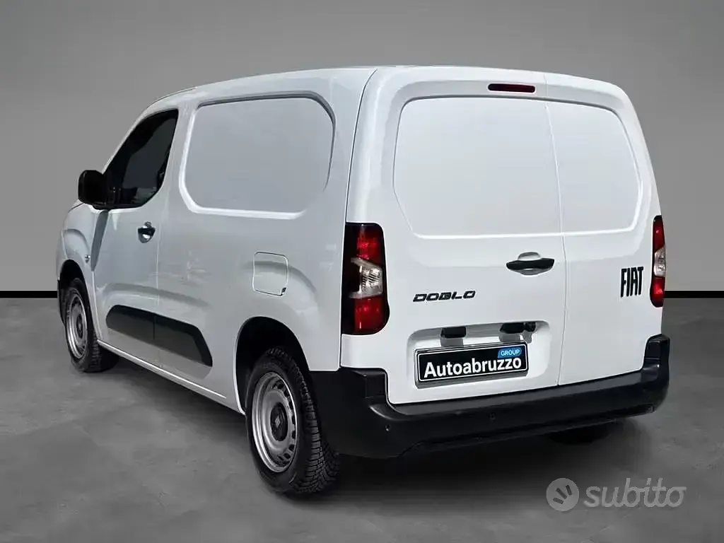 Usata Fiat Doblò 102 CV (75 kW) 2025 Altro Monovolume