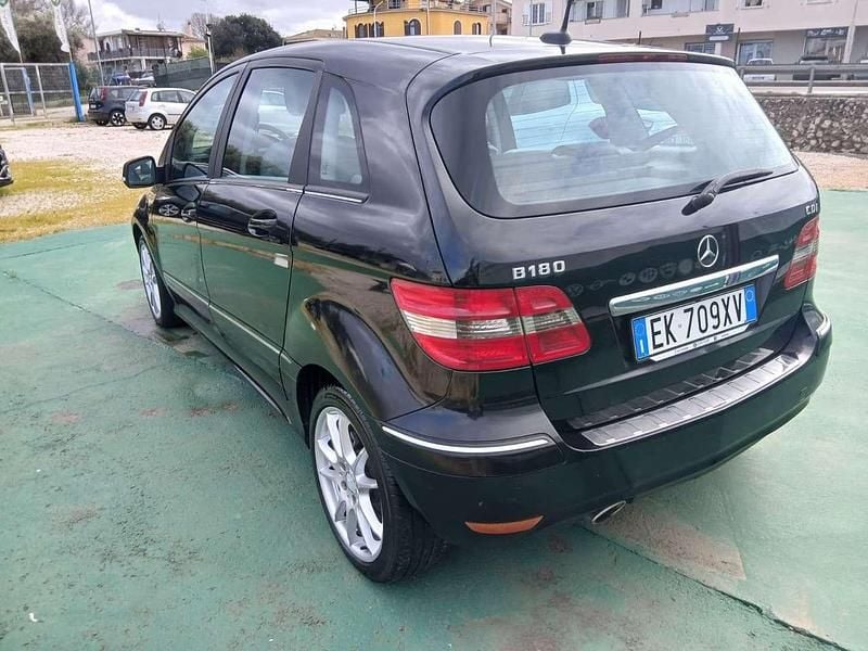 Usata Mercedes B180 Premium 109 CV (80 kW) 2010 Nero Monovolume