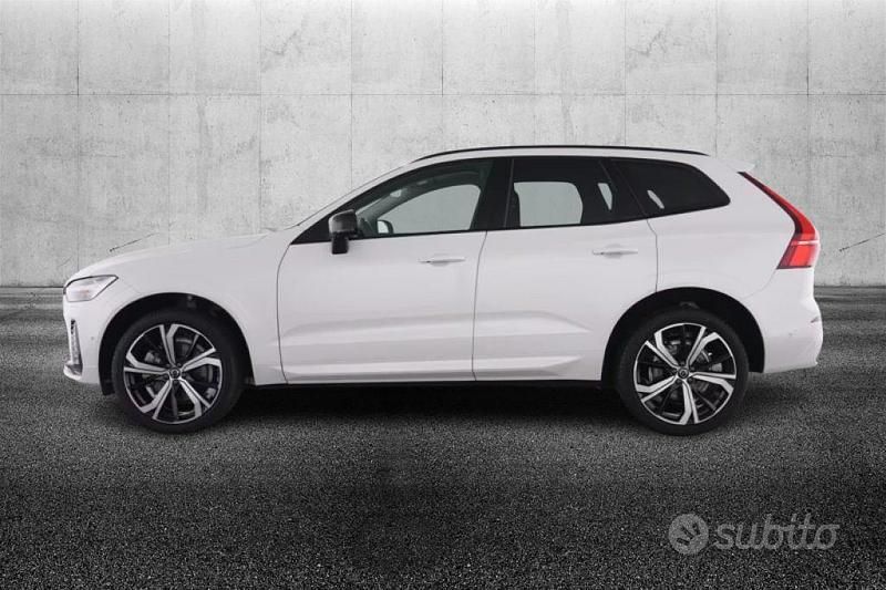 Usata Volvo XC60 Plus 197 CV (144 kW) 2023 Bianco metallizzato SUV
