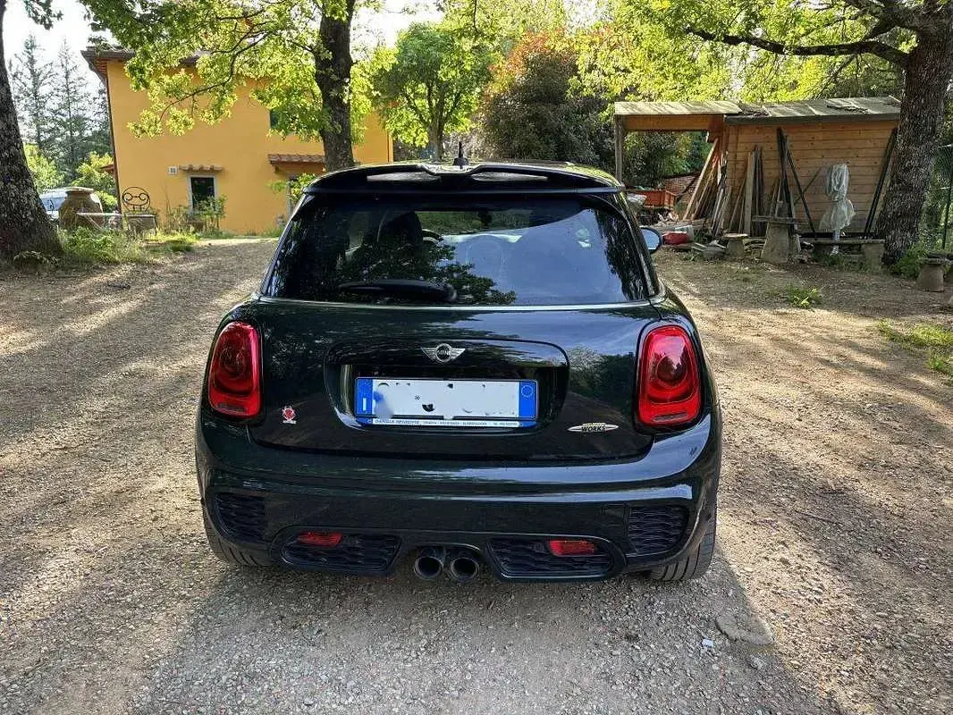 Begagnad Mini John Cooper Works Hype 231 HK (169 kW) 2018 Grön Halvkombi