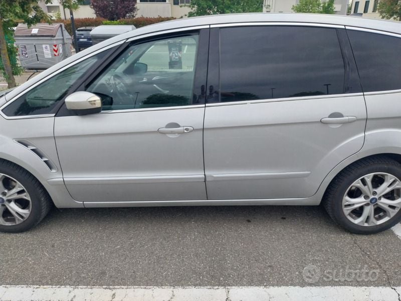 Usata Ford S-MAX 163 CV (119 kW) 2014 Grigio Monovolume