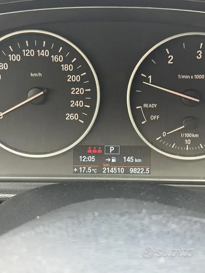 Begagnad BMW 318 143 HK (105 kW) 2013 Svart Sedan