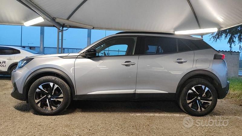 Usata Peugeot 2008 Allure 102 CV (75 kW) 2022 Grigio SUV