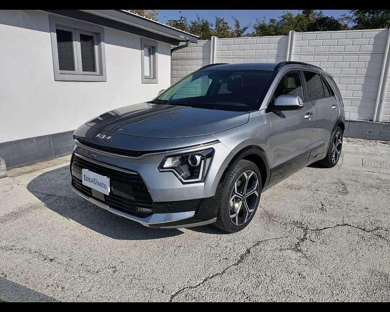 Argento Usata 2022 Kia Niro Style SUV | 21.900 € (Buon prezzo) - Immagine 1/3