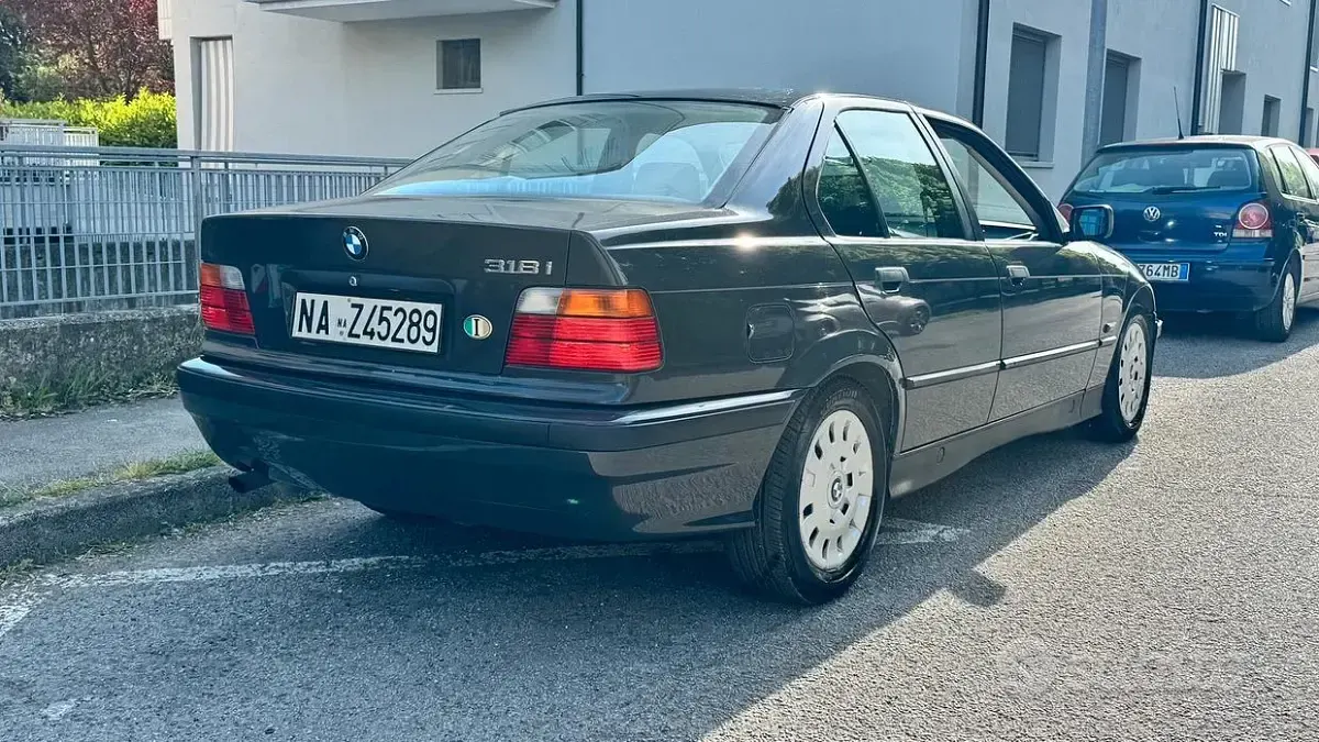 Usata BMW 318 116 CV (85 kW) 1991 Grigio Berlina