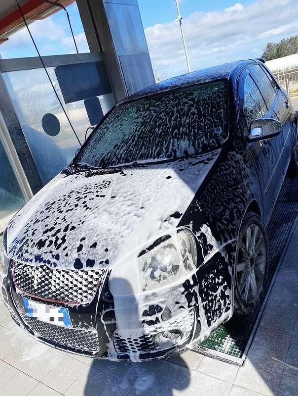 Usata VW Golf V Sportline 105 CV (77 kW) 2007 Berlina