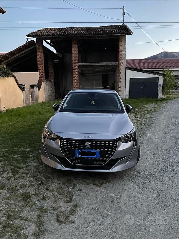 Usata Peugeot 208 101 CV (74 kW) 2022 Grigio Utilitaria